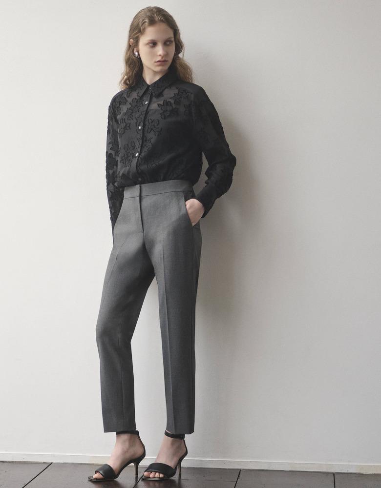 美品 theory luxe 定価3.5万 現行品 シアーブラウス 黒 38 美品Theory luxe（セオリーリュクス） ボウタイ付き シアー